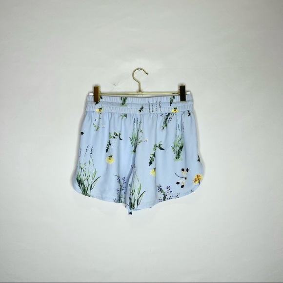 Aritzia Sunday Best Ella Light Blue Floral Shorts - Picture 4 of 4